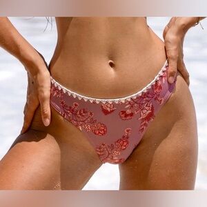 Cupshe Boho Beach Shell Stitch Low Rise Bikini Bottoms